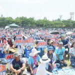 辺野古移設反対の翁長知事支える「県民大会」