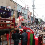 250年の伝統が息づく「曳山子供歌舞伎」観衆を魅了
