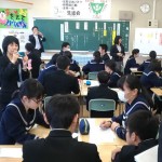 秋田市の３校で題材もとに「道徳」の公開授業