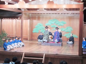 伝統芸能の「加賀宝生」を小・中学生が継承