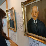 富山県ゆかりの郷土の先賢20人の肖像画を展示