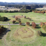 世界文化遺産への登録が勧告された青森市の三内丸山遺跡＝ＪＯＭＯＮ ＡＲＣＨＩＶＥＳ（縄文遺跡群世界遺産保存用協議会撮影）