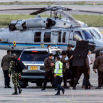 コロンビア、ドゥケ大統領ら搭乗のヘリが被弾