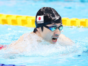 競泳の鈴木孝幸、冷静に追い上げ３個目のメダル