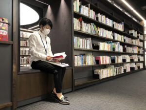 中央図書館を開設、サードプレイスとして活用を