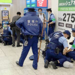 上野駅で２人が刺される、男を殺人未遂で逮捕