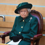 エリザベス英女王、ぎっくり腰で式典を欠席