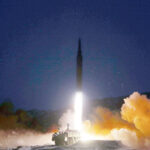 １１日、北朝鮮の国防科学院が行った「極超音速ミサイル」の試射（朝鮮通信・時事）