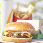 米マクドナルド、代替肉バーガー販売地域を拡大