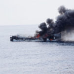 鹿児島・種子島沖でマグロ漁船が炎上、４人不明