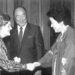 1989年9月上旬、ソウル漢南洞の文師邸宅で令夫人に挨拶する訪問団長のナタリア・ヤコブレバ女史