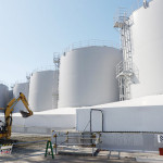 東京電力福島第１原発の構内に立ち並ぶ処理水を保管するタンク＝２月１９日、福島県大熊町（時事）
