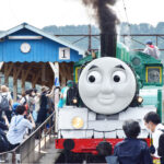 大井川鉄道に登場、緑のトーマスが発車しマス