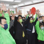 石垣市長選、保革共闘を退け中山義隆氏が4選