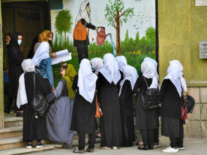 タリバン、アフガニスタンの女子校を再び閉鎖