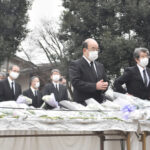 那須雪崩事故５年で追悼式、犠牲者母校に慰霊碑