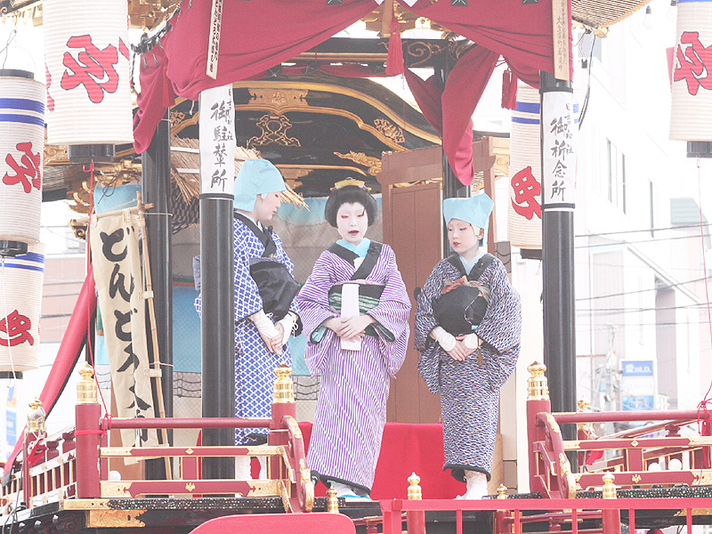 250年の伝統息づく曳山子供歌舞伎