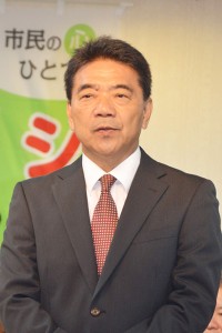 普天間飛行場の移設問題をめぐり保革が大接戦