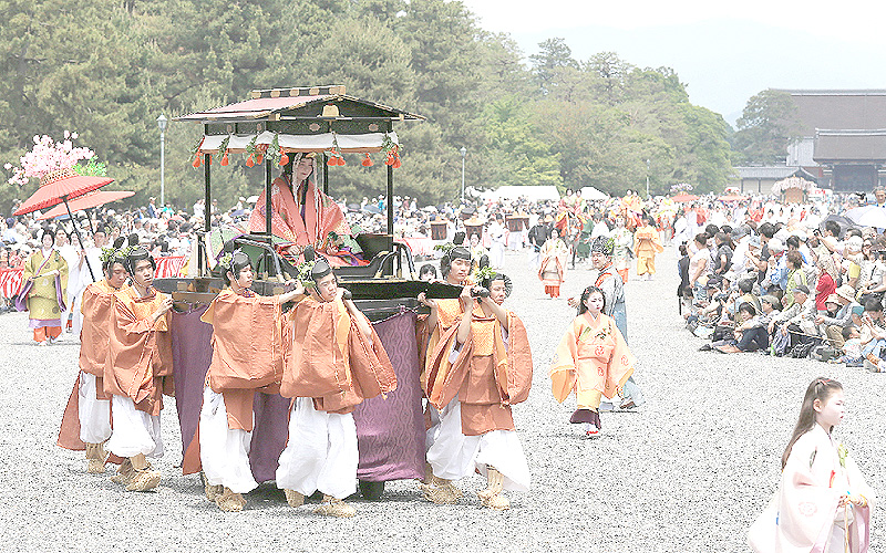 京都に初夏の訪れを告げる「葵祭」始まる