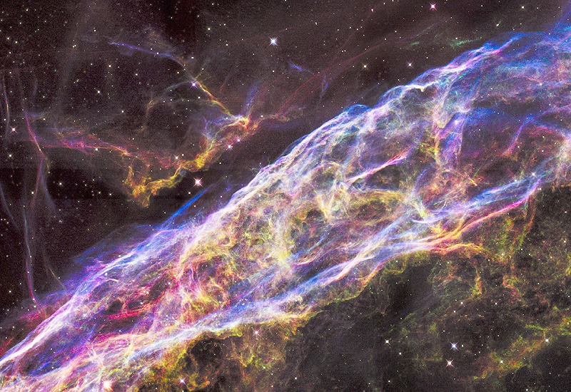「ベール星雲」の鮮明な画像が撮影
